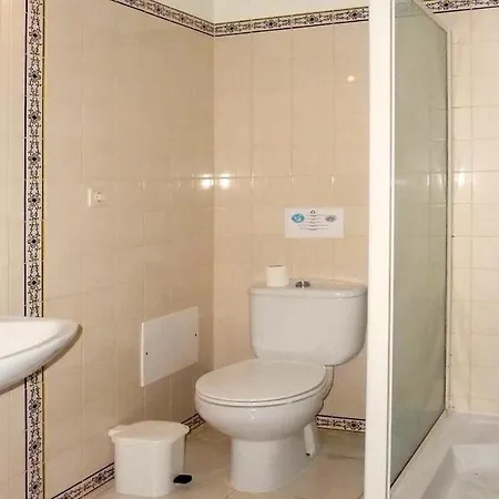 Stunning In With 3 Bedrooms, Wifi And Outdoor Swimming Pool Сasa de vacaciones *