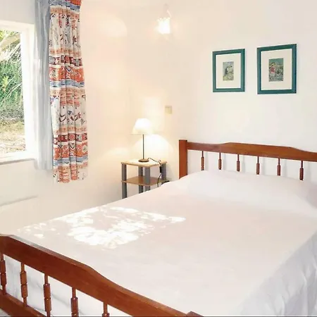 Сasa de vacaciones Stunning In With 3 Bedrooms, Wifi And Outdoor Swimming Pool Albufeira